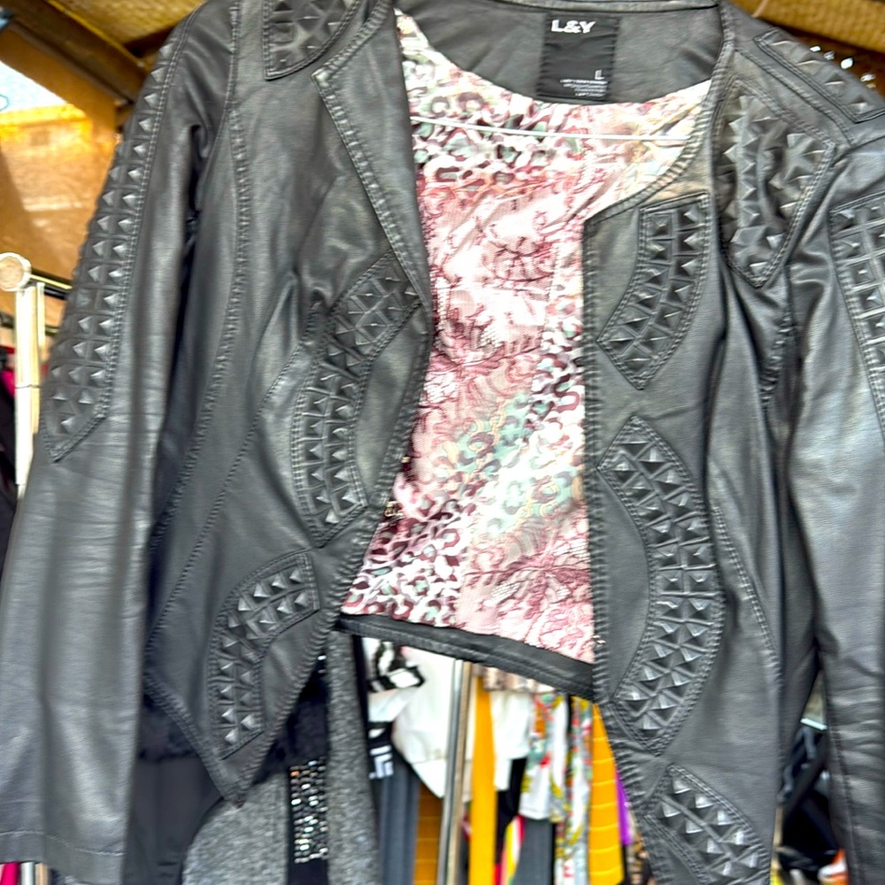 L&Y jacket studded chic super cute
